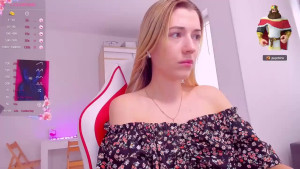 If you guys go spam my account with likes amp I see that you actually did I ll send you a VERY sexy video of me playing