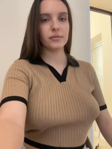 𝐅𝐑𝐄𝐄 𝐒𝐔𝐁 krisskisses Gorgeous doll for your hot desires krisskisses She loves to show off her