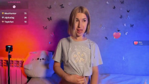 Excitation fumeuse on se fait plaisir en fumant sur ma terasse Entre dans l univers excitant du fétiche de la cigarette