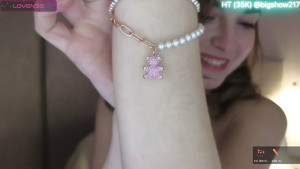 Por que muchos de ustedes me lo han pedido les dejo un videito mio cogiendo Algo casero en lo que realizo otros con