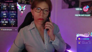 This mirror OMG i love this Next time i should be in the jacuzzi to make some steaming hot video