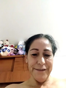 Omg I m so hot and sweaty after that gym session - god my legs are tight can you come make me feel better