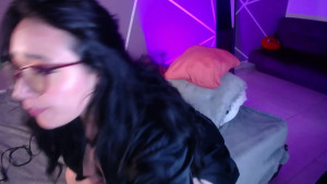 Como puedo saber que una persona est poseda por demonio que es muy malo R Una de las principales seales de la presencia