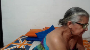 New here Subscribe for workouts cooking outfits and more 2973087