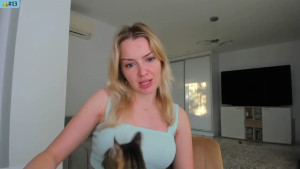 Viens voir comment je me masturbe comme une cochonne une vido de 8min et une autre de 3min je suis vraiment horny j ai