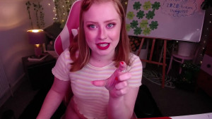 Tira fuori il cazzo dalle mutande e segati forte per me pensando di riempirmi questo bel faccino da troia di sborra