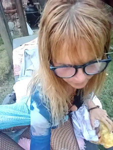 Aquella noche martin_yogui me invit a su casa a penas llegue nos pusimos cachondos y comenzamos a follar follamos