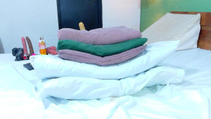 Sandalias de amarrar tengo un video tocandome mi cosita solo con las sandalias puestas quieres acceder a el Pidelo por