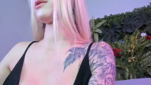 Hey loves if you could be so amazing to follow the beautiful lady using the link below it would be much appreciated and