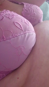 Do u like me as a assistent in your office TIP ME 10 AND GET BUNDLE WORTH OF 40 2858937