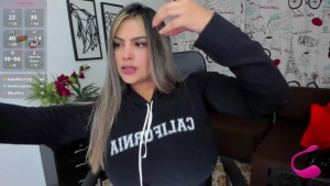 I miss my dark hair i m always down for findom or femdom i ve been a dominatrix for 3 years and i m always looking for