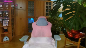 This week Yuki will come shoot If anyone wants to order custom photos or custom clip from her