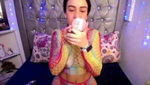 Is that I want a little more of your rich nudity It is that the sweat of your skin is the one that I want to try Shall