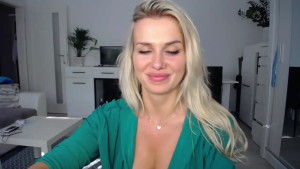 My neck fully disappears when I lay on my back