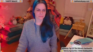 Hola Hola les traigo un videito de mis pies Espero sus comentarios y pedidos especiales por Mensajes Ofertas especiales