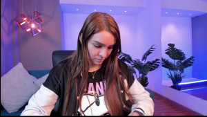 Nothing says traditional like a French manicured tip 4860206