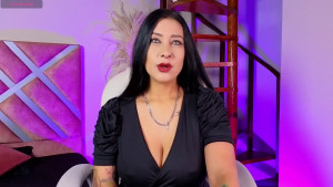 Thick juicy thighs round ass pretty face