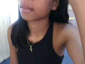 Hiiiii I promise I m not dead I m just really really bad at multitasking multiple social media apps