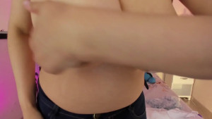 J adore toujours autant la cire chaude qui dgouline le long de mon corps nue 2896539