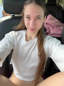 Let me distract you milly_danvers Cute girl milly_danvers loves to with her pussy she looks so but she s actually a