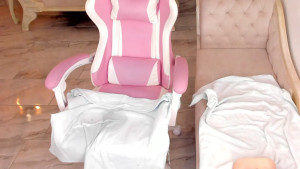 Venom is better in a woman Please tell me you know venom is a woman not just a man Stupid boys at the anime convention