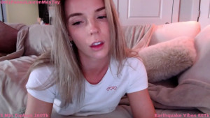 Watch me play with my dildo and smoke my bong tip me at least 10 and ill send you a full video thats 10 mins of me