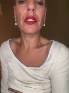 I love reading romance books before bed When I read and think a lot about the romantic story of the characters in the