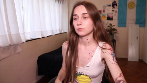 This slave know s how to use the light for a good picture Do you know how to use a slave Thor get s daily task and