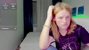 Mira esta foto es la que ms me piden ver mi agujero abierto con mis dos manos uff papi mira como me abro mis tapas y se