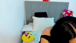 Editing clips from my trade shoot this week and remembered I have a brand new ring light to take pictures and videos